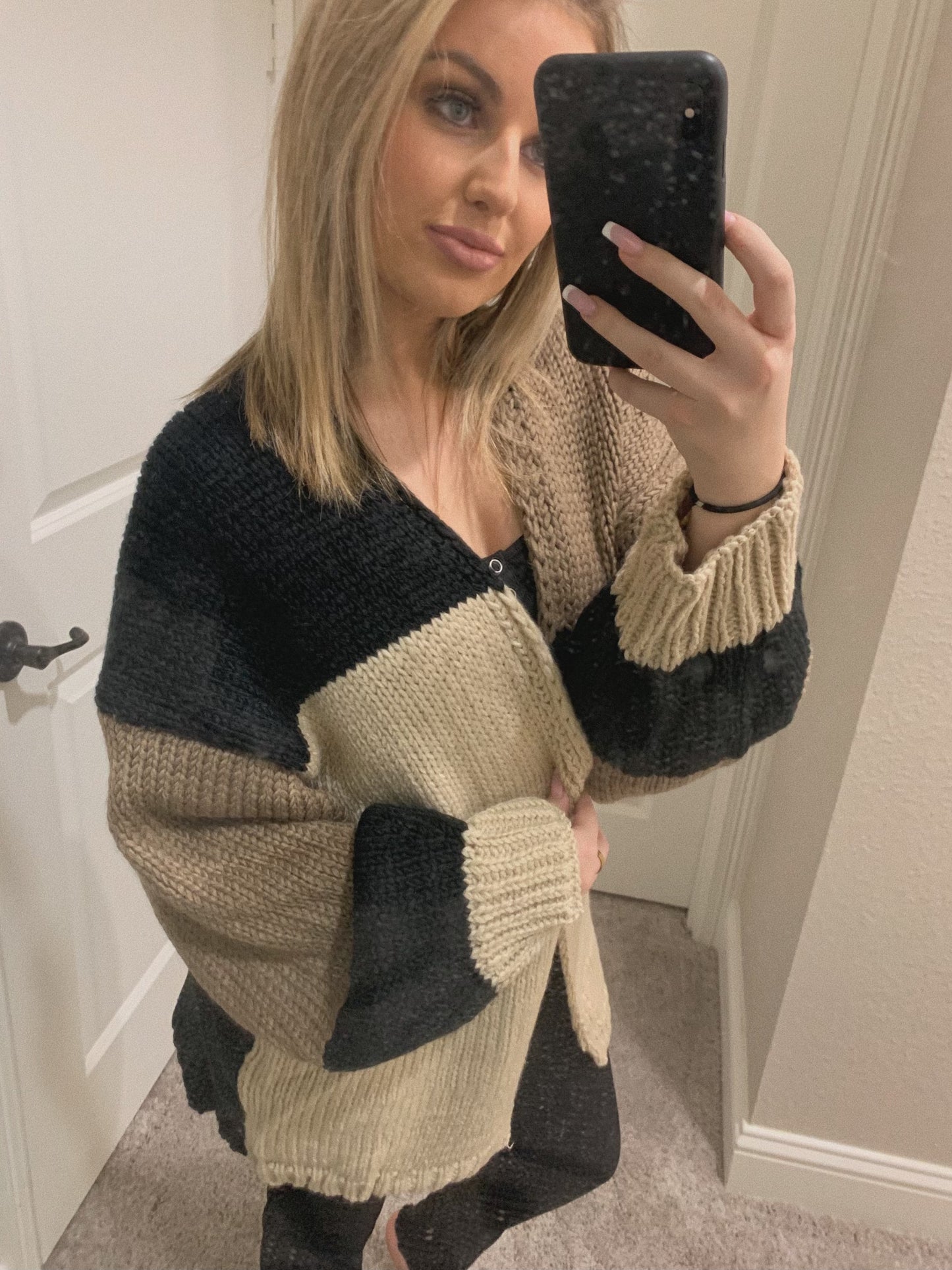 COLOR BLOCK CARDIGAN