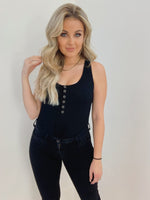 BLACK SLEEVELESS BODYSUIT