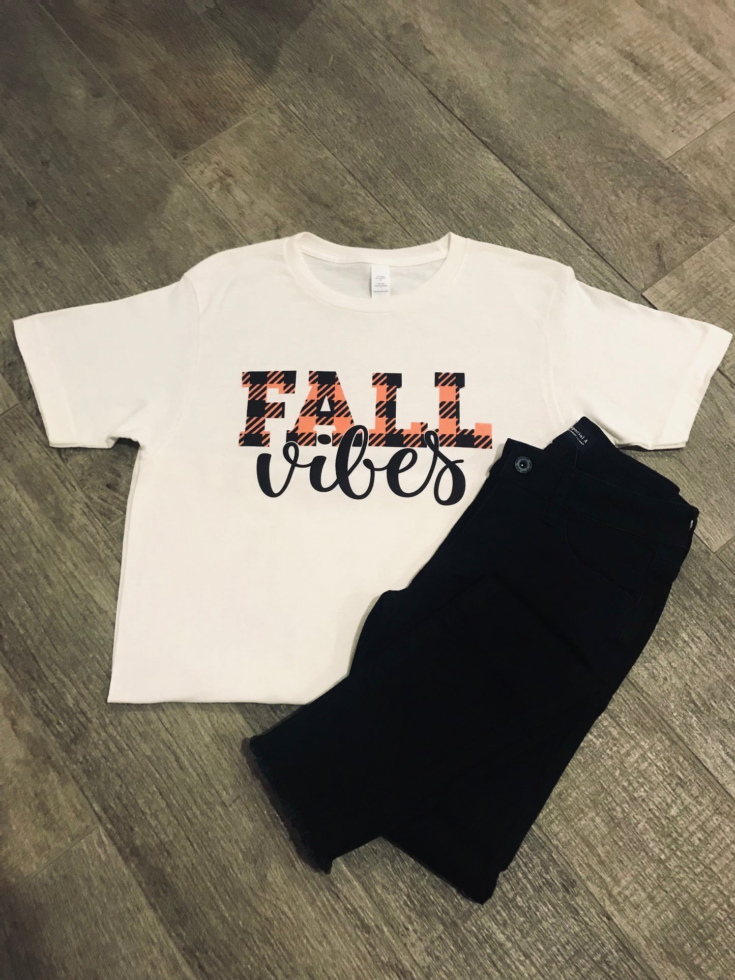 FALL VIBES TEE